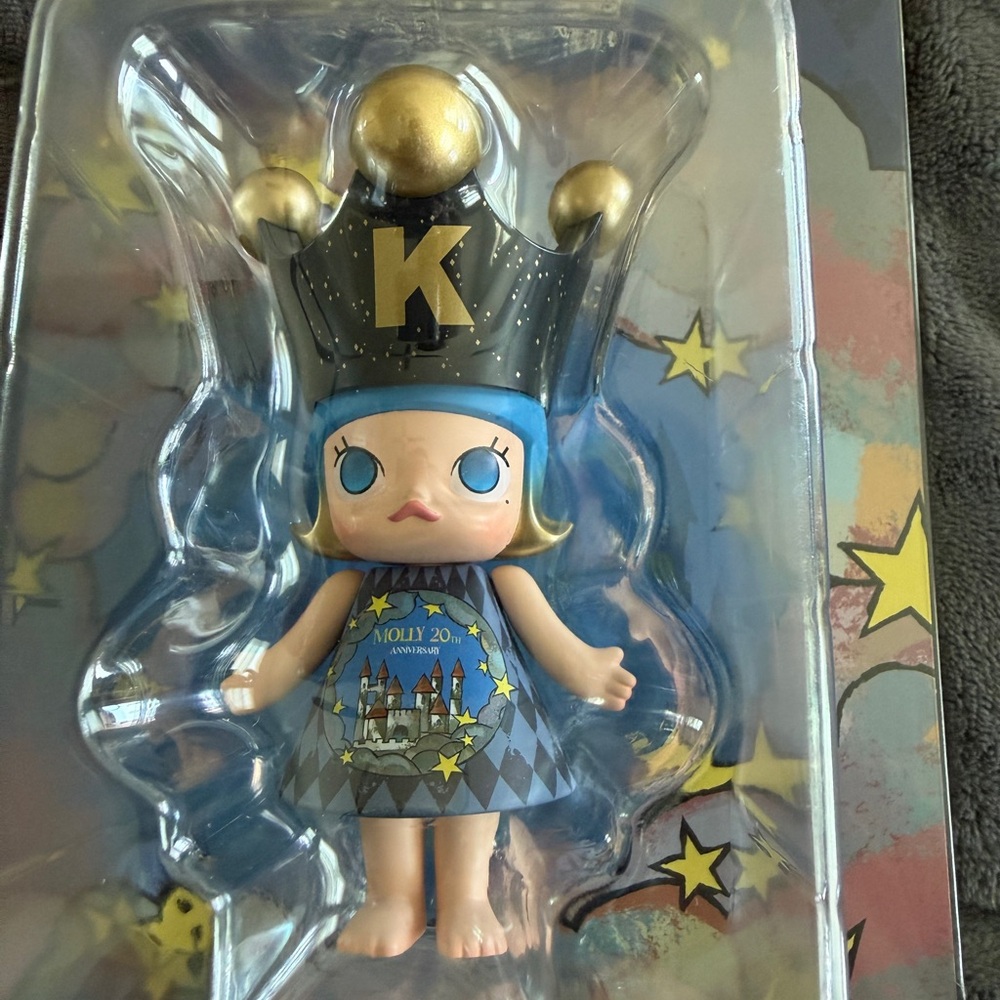 Molly 20th Anniversary Figure - Blue and Gold Hangcard. Authentic.